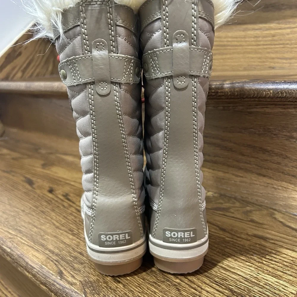 Sorel Girls' Mid-Calf Quilted Faux Fur Snow Boots US Size 3 Warm Waterproof